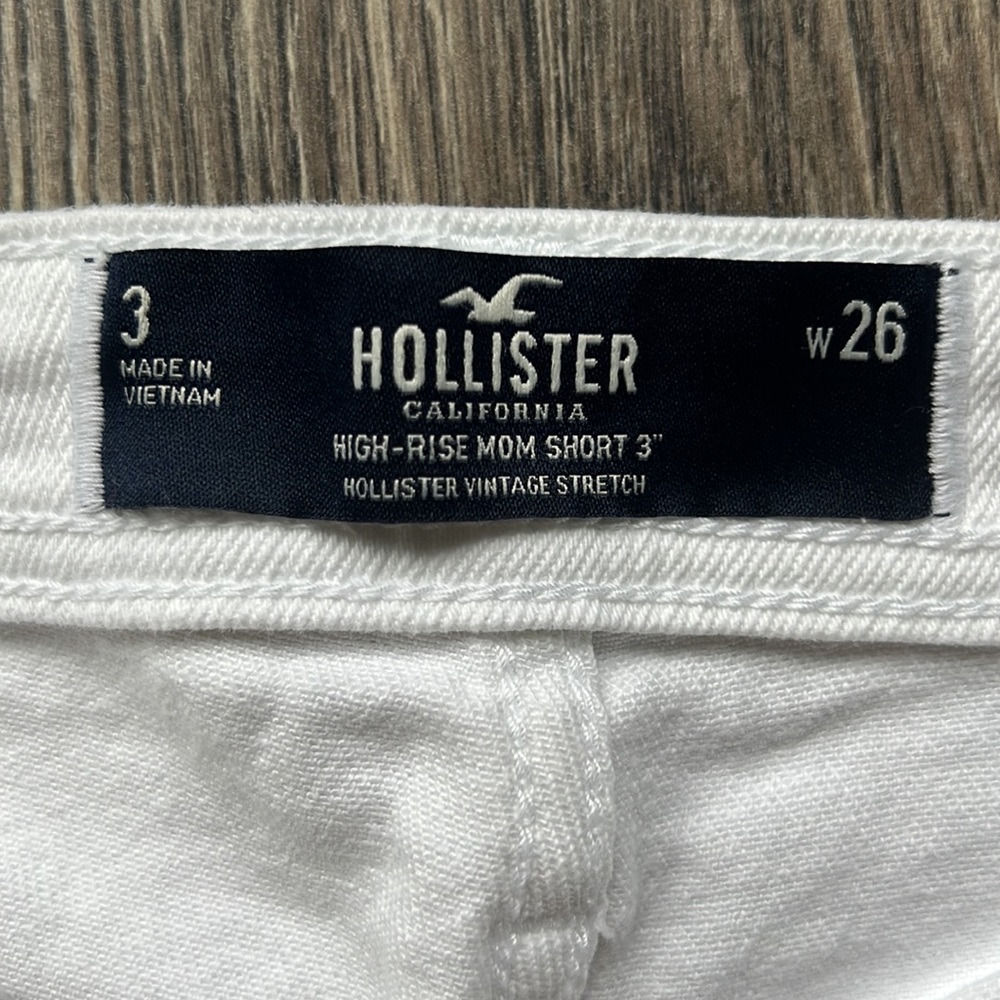 Hollister High Rise Mom Short - Picture 3 of 3